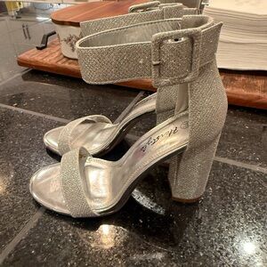 Herstyle Wmns Chunky Block Heels Open Toe Ankle Strap High Heel Sandal Size 7.5